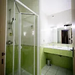 Hotel Le Lion D'or Saint-Geniez-dʼOlt