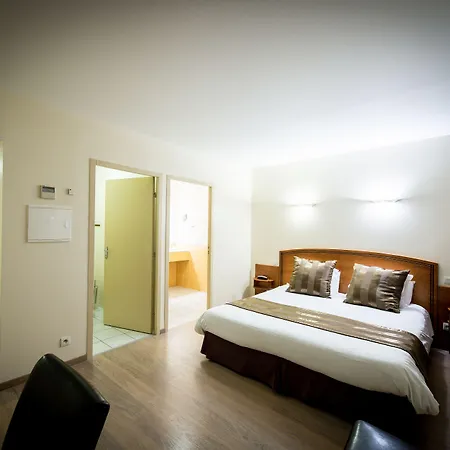 Le Lion D'or Saint-Geniez-dʼOlt