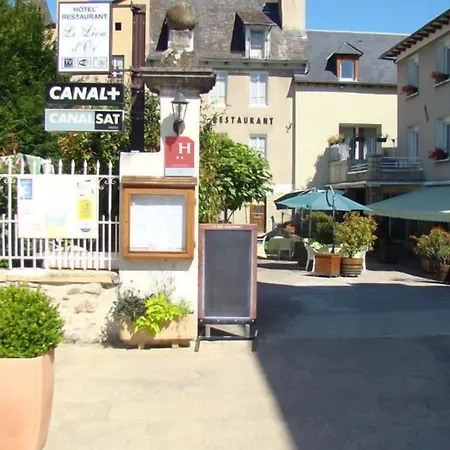 Le Lion D'or فندق Saint-Geniez-dʼOlt