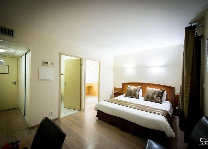 Le Lion D'or Saint-Geniez-dʼOlt